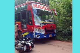 ಖಾಸಗಿ ಬಸ್ – ದ್ವಿಚಕ್ರ ವಾಹನದ ನಡುವೆ ಅಪಘಾತ : ಸವಾರನಿಗೆ ಗಾಯ   