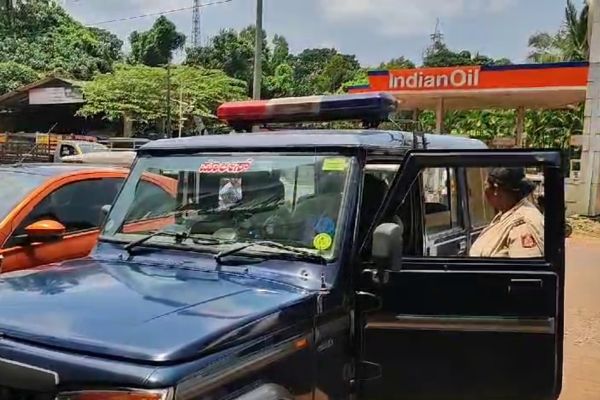 ಪುತ್ತೂರು – ಲಾಡ್ಜ್ ಒಂದರಲ್ಲಿ ಅನ್ಯಕೋಮಿನ ಜೋಡಿ ಪತ್ತೆ