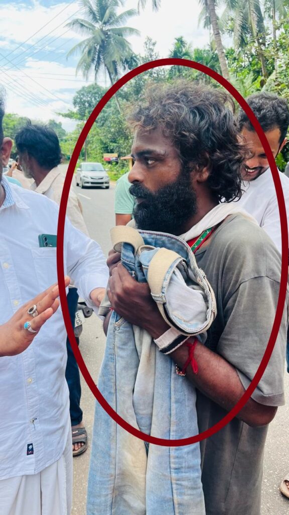 ಸುಳ್ಯದ ಖ್ಯಾತ  ವೈದ್ಯರ ಬೈಕ್ ಕದ್ದೋಯ್ದ ಕಳ್ಳ : ಅನುಮಾನದಿಂದ ಬೈಕ್ ಸವಾರನನ್ನು  ಬೆನ್ನಟ್ಟಿ ಹಿಡಿದ ಸ್ಥಳೀಯರು : ಆರೋಪಿ ಪೊಲೀಸ್ ವಶ