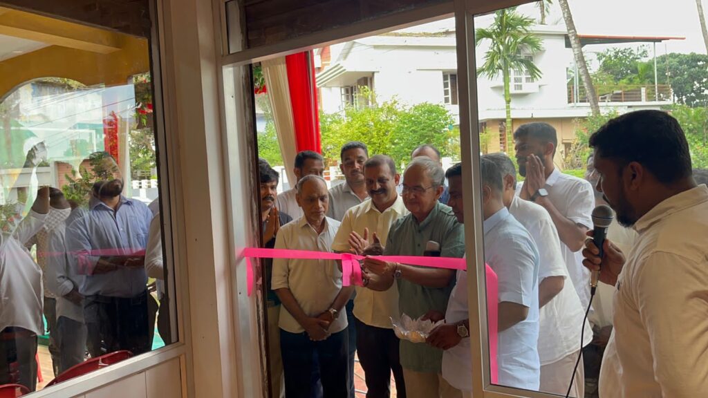 ಸುಳ್ಯ ತಾಲೂಕು ಆಂಬುಲೆನ್ಸ್ ಚಾಲಕ ಮಾಲಕರ ಸಂಘದ ಕಚೇರಿ ಉದ್ಘಾಟನೆ :ಸಂಘದ ಲೋಗೋ ಬಿಡುಗಡೆ,ಸಾಧಕರಿಗೆ ಸನ್ಮಾನ ಹಾಗೂ ರಕ್ತದಾನ ಶಿಬಿರ