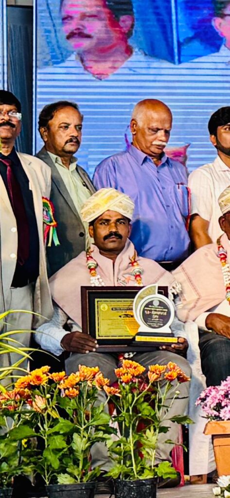 ದ. ಕ. ಜಿಲ್ಲಾ ಮಟ್ಟದ 2024ರ ” ಶ್ರೇಷ್ಠ ಪ್ರಗತಿಪರ ರೈತ ಪ್ರಶಸ್ತಿ” ಸ್ವೀಕರಿಸಿದ ಸಿ. ಕೆ. ನವೀನ್ ಚಾತುಬಾಯಿ ಐವರ್ನಾಡು