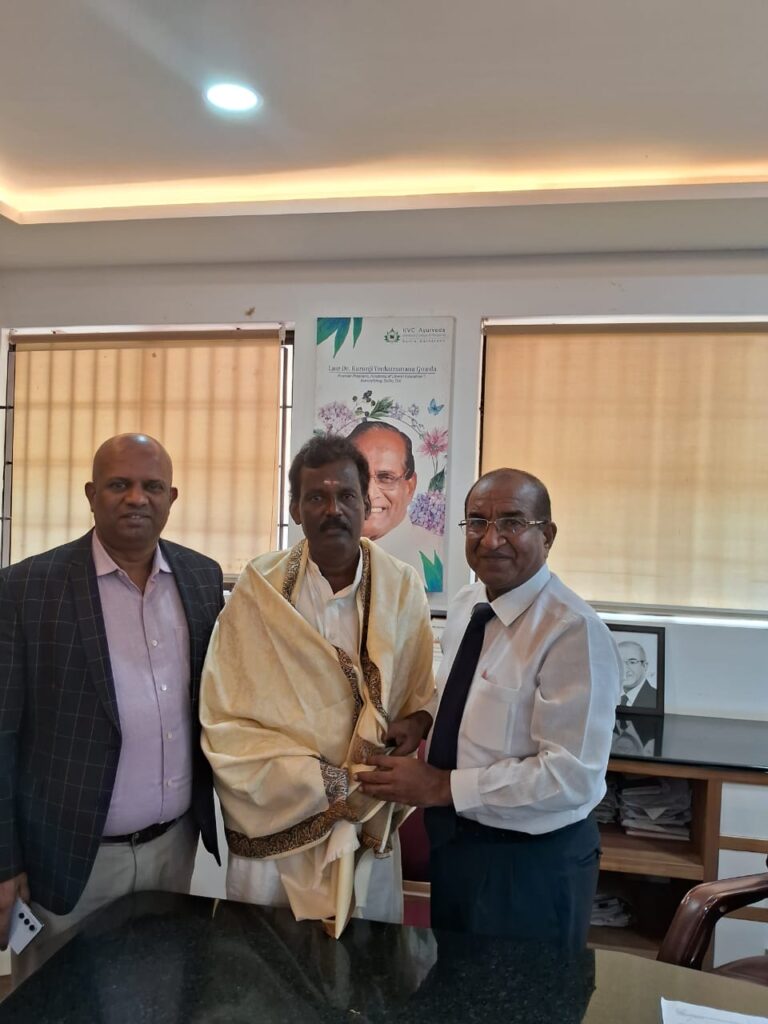 ಅಕಾಡೆಮಿ ಆಫ್ ಲಿಬರಲ್ ಎಜ್ಯುಕೇಶನ್ ಅಧ್ಯಕ್ಷ ಡಾ. ಕೆ ವಿ ಚಿದಾನಂದ ರಿಂದ ದ. ಕ ಜಿಲ್ಲಾ ರಾಜ್ಯೋತ್ಸವ ಪ್ರಶಸ್ತಿ ಪುರಸ್ಕೃತ ಗೋಕುಲ್ ದಾಸ್ ರವರಿಗೆ ಗೌರವ