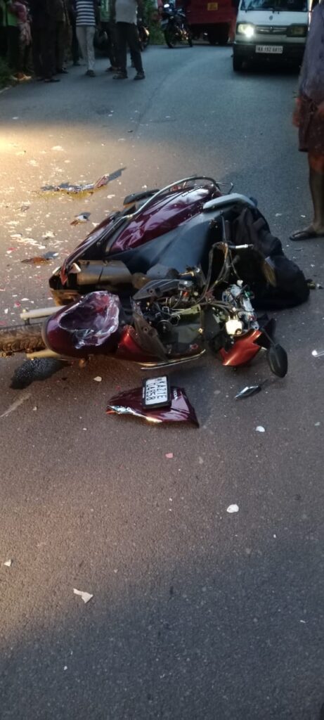 ಉಬರಡ್ಕ ಬಸ್ ಹಾಗೂ ಸ್ಕೂಟಿ ಅಪಘಾತ – ಇಬ್ಬರು ಸಹೋದರಿಯರು ಗಂಭೀರ