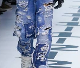 ಬೆಳ್ತಂಗಡಿ :ಮಾರುಕಟ್ಟೆಯಲ್ಲಿ ಹುಡುಗರ ಪುಂಡಾಟಿಕೆ; ಯುವಕನ ಪ್ಯಾಂಟ್ ಗೆ ಸೂಜಿಯಿಂದ ಹೊಲಿದು ವಿಡಿಯೋ ಮಾಡಿ ಹರಿಬಿಟ್ಟ ಪುಂಡರು; ನೊಂದ ಯುವಕ ಆತ್ಮಹತ್ಯೆಗೆ ಯತ್ನಿಸಿ ಆಸ್ಪತ್ರೆಗೆ ದಾಖಲು