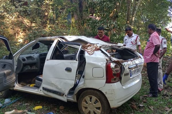 ಪುತ್ತೂರು : ಚಾಲಕನ ನಿಯಂತ್ರಣ ತಪ್ಪಿ ಗುಂಡಿಗೆ ಬಿದ್ದ ಕಾರು ಮೂವರ ದುರ್ಮರಣ