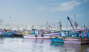 ಉಡುಪಿ : ಮಲ್ಪೆ ಬಂದರಿನಲ್ಲಿ ಮೀನು ಕಳ್ಳರಿಗೆ ಧರ್ಮದೇಟು