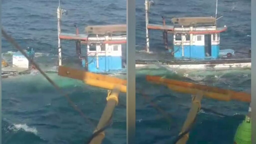 ಉಡುಪಿ : ಮರದ ದಿಮ್ಮಿಗೆ ಡಿಕ್ಕಿಯಾಗಿ ಮೀನುಗಾರಿಕಾ ಬೋಟ್ ಮುಳುಗಡೆ