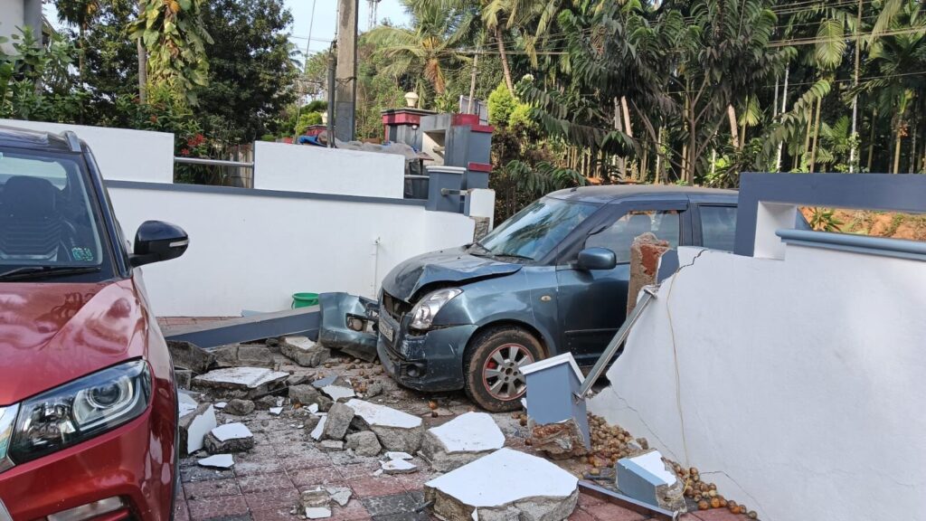 ಬಂಟ್ವಾಳ : ಮನೆಯ ಕಂಪೌಂಡ್ ಗೆ ಕಾರು ಢಿಕ್ಕಿ