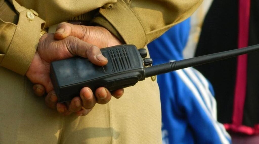 ಪಿಎಸ್‌ಐ ಜೀಪಿನಿಂದಲೇ ವಾಕಿಟಾಕಿ ಕಳವು!!