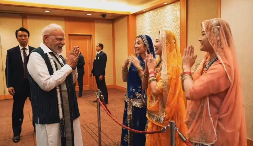 ಟೋಕಿಯೊದಲ್ಲಿ ಪ್ರಧಾನಮಂತ್ರಿ ಮೋದಿ ಅವರಿಗೆ ಗಾಯತ್ರಿಮಂತ್ರ ಸ್ವಾಗತ