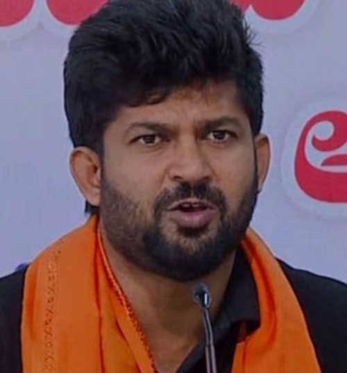 ದಸರಾ ಉದ್ಘಾಟನೆ ವಿವಾದ – ಪ್ರಶಸ್ತಿ ಬಂದವರನ್ನು ಧಾರ್ಮಿಕ ಕಾರ್ಯಕ್ರಮಕ್ಕೆ ಕರೆಯುದಾದರೆ ರಿಷಬ್ ಶೆಟ್ಟಿ ಅವರನ್ನು ಕರೆಯಿರಿ – ಪ್ರತಾಪ್ ಸಿಂಹ