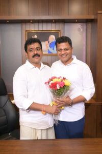 📰 ಮಂಗಳೂರು ನಗರದಲ್ಲಿ ಕಿಶೋರ್ ಕುಮಾರ್ ಪುತ್ತೂರು ಕಚೇರಿ ಉದ್ಘಾಟನೆ – ಕ್ಯಾಪ್ಟನ್ ಬ್ರಿಜೇಶ್ ಚೌಟಾ ಶುಭ ಹಾರೈಕೆ