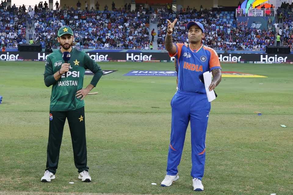 ಏಷ್ಯಾ ಕಪ್ IND VS PAK: ಟಾಸ್ ಗೆದ್ದ ಭಾರತ ಬೌಲಿಂಗ್ ಆಯ್ಕೆ – ಇಂದೂ ಹಸ್ತಲಾಘವ ಮಾಡಲು ನಿರಾಕರಿಸಿದ ಸೂರ್ಯಕುಮಾರ್