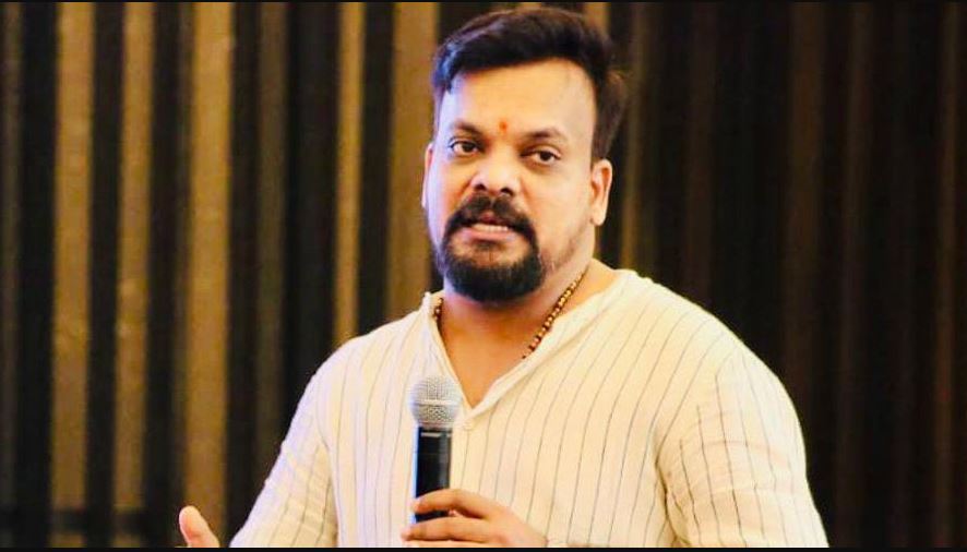 📰 ಪ್ರಚೋದನಕಾರಿ ಪೋಸ್ಟ್ ಪ್ರಕರಣ: ‘ಪೋಸ್ಟ್ ಕಾರ್ಡ್’ ಸಂಸ್ಥಾಪಕ ಮಹೇಶ್ ವಿಕ್ರಂ ಹೆಗ್ಡೆ ಬಂಧನ