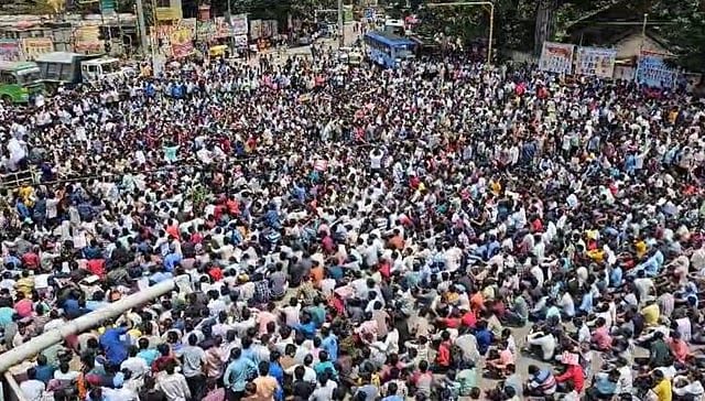 ಸರ್ಕಾರಿ ಉದ್ಯೋಗ ಹುದ್ದೆ ಭರ್ತಿ ವಿಳಂಬ: ಧಾರವಾಡದಲ್ಲಿ ವಿದ್ಯಾರ್ಥಿಗಳ ಭಾರಿ ಪ್ರತಿಭಟನೆ