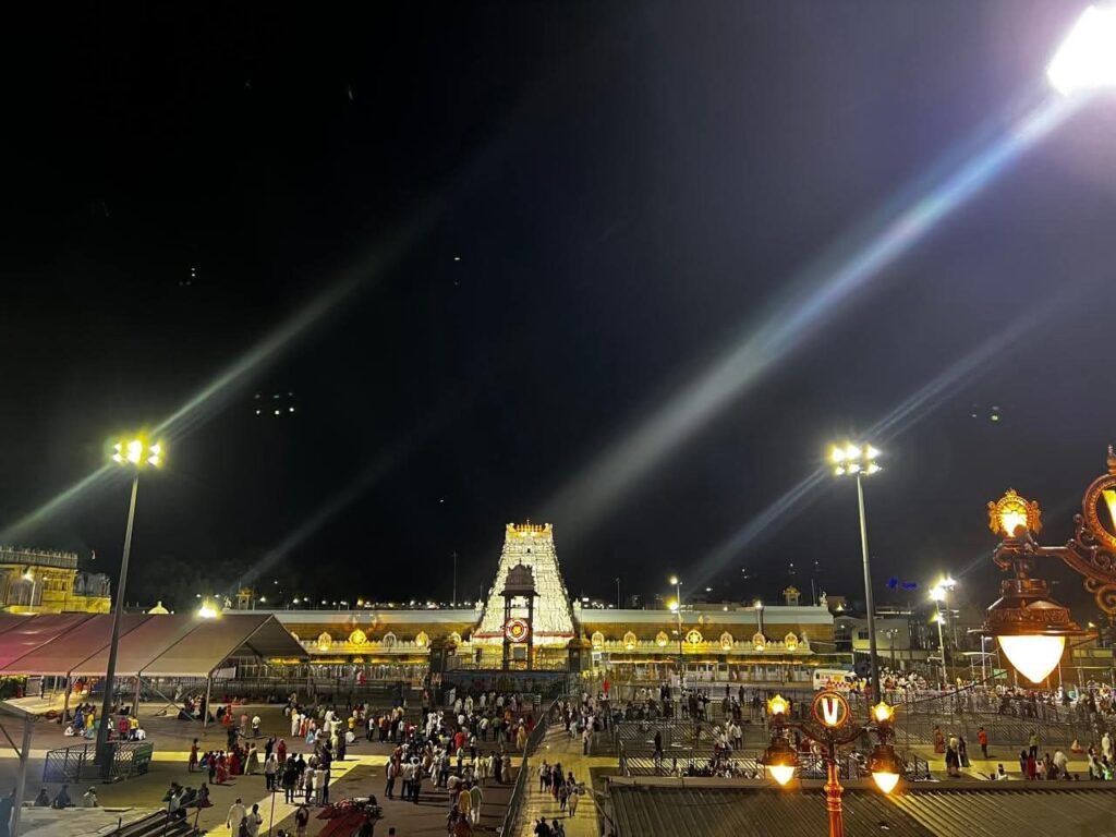 ತಿರುಪತಿಗೆ ಬಾಂಬ್ ಬೆದರಿಕೆ ಸಂದೇಶ: ಭದ್ರತಾ ತಂಡಗಳಿಂದ ತೀವ್ರ ತಪಾಸಣೆ