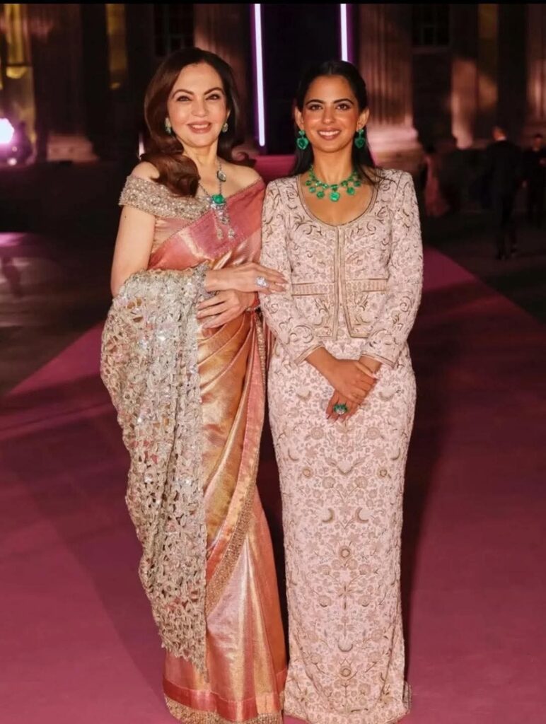 ಬ್ರಿಟಿಷ್ ಮ್ಯೂಸಿಯಂನಲ್ಲಿ ‘ಪಿಂಕ್ ಬಾಲ್’ — ಭಾರತದ ಸಾಂಸ್ಕೃತಿಕ ಪರಂಪರೆಯ ಸಂಭ್ರಮದಲ್ಲಿ ನೀತಾ ಅಂಬಾನಿ ಹಾಗೂ ಇಶಾ ಅಂಬಾನಿ