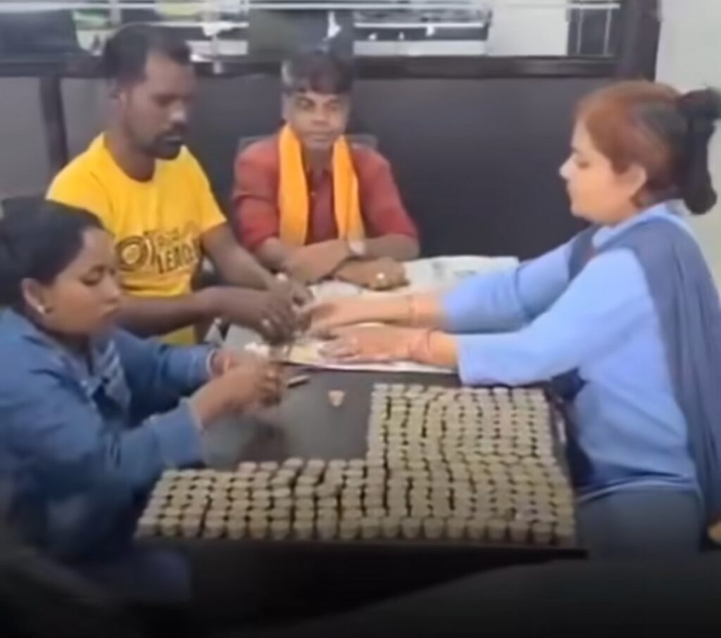 ₹40,000 ಮೌಲ್ಯದ ನಾಣ್ಯಗಳಿಂದ ಮಗಳ ಕನಸು ಪೂರೈಸಿದ ಛತ್ತೀಸ್ಗಢದ ರೈತ!