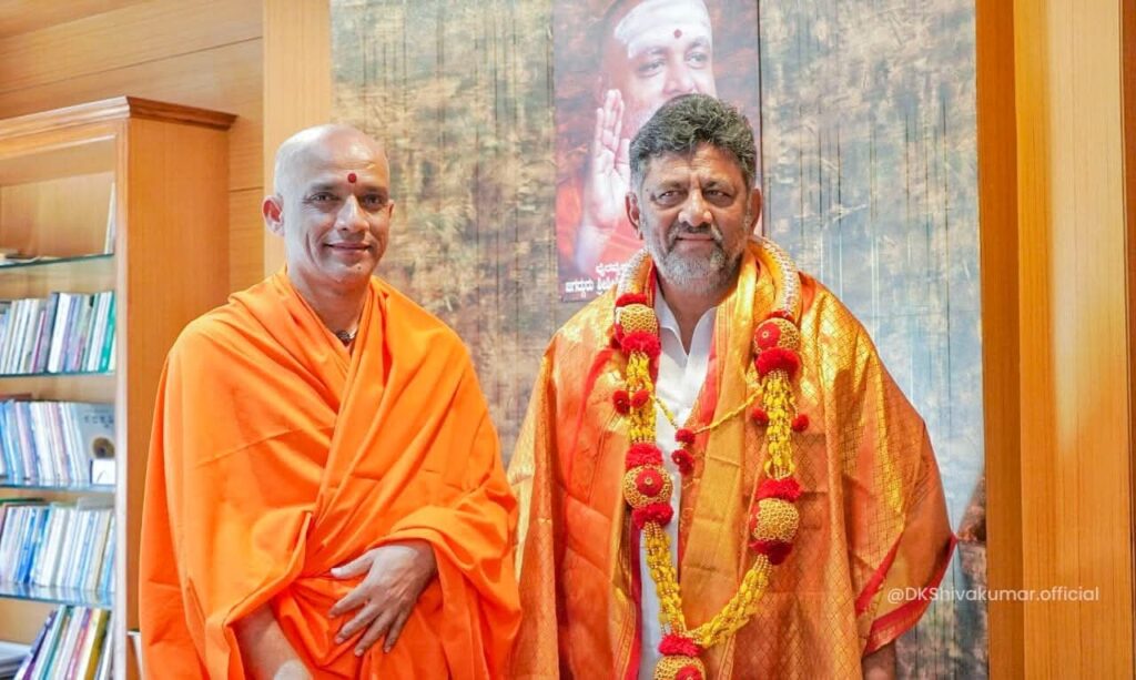 ಒಕ್ಕಲಿಗ ಸಮುದಾಯದ ಭಾವನೆ: ಡಿಕೆಶಿ ಸಿಎಂ ಆಗಬೇಕು – ನಿರ್ಮಲಾನಂದನಾಥ ಸ್ವಾಮೀಜಿ ಹೇಳಿಕೆ