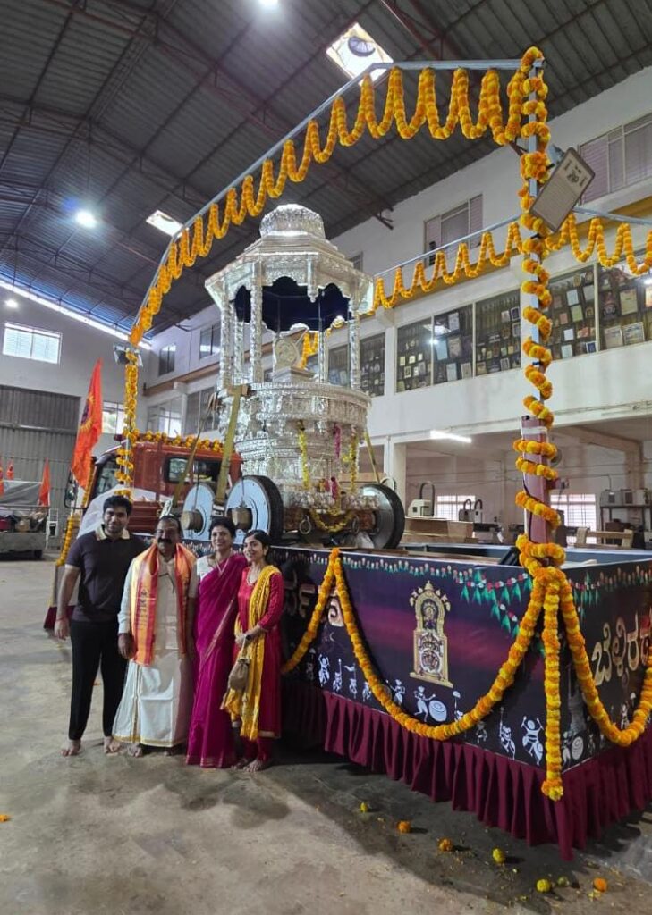 ಇನ್ನು ಕೆಲವೇ ಕ್ಷಣಗಳಲ್ಲಿ ಸುಳ್ಯ ಪುರ ಪ್ರವೇಶ ಮಾಡಲಿರುವ ಸುಬ್ರಹ್ಮಣ್ಯ ದೇವರ ಬೆಳ್ಳಿರಥ