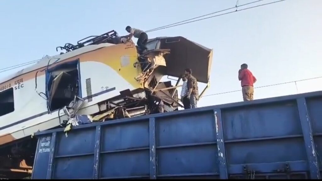 ಬಿಲಾಸ್ಪುರ್ನಲ್ಲಿ ಭೀಕರ ರೈಲು ಅಪಘಾತ –ಪ್ರಯಾಣಿಕರ ರೈಲು ಮತ್ತು ಸರಕು ರೈಲು ಡಿಕ್ಕಿ, ನಾಲ್ವರ ಸಾವು