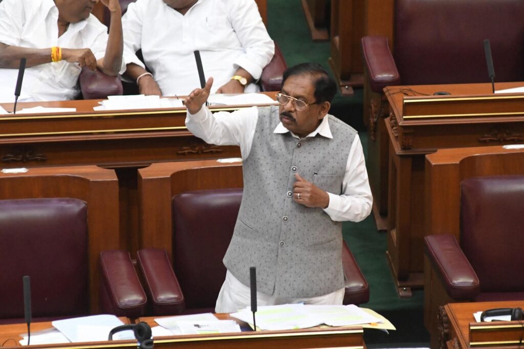 ಜೈಲಿನಲ್ಲಿ ಖೈದಿಗಳಿಗೆ ರಾಜಾತಿಥ್ಯದ ಬಹುತೇಕ ವಿಡಿಯೋಗಳು ಬಿಜೆಪಿ ಕಾಲದ್ದು: ಗೃಹ ಸಚಿವ ಪರಮೇಶ್ವರ್!