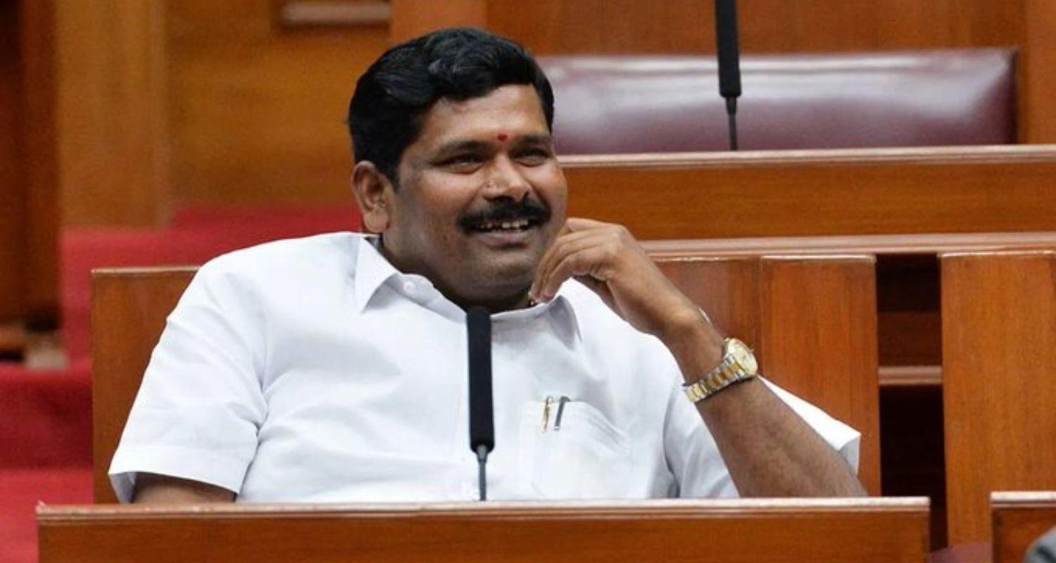 ನಾಮಫಲಕಗಳಲ್ಲಿ ಕನ್ನಡ ಕಡ್ಡಾಯ, ಕಟ್ಟುನಿಟ್ಟಿನ ಜಾರಿಗೆ ಸಚಿವ ಶಿವರಾಜ್ ತಂಗಡಗಿ ಸೂಚನೆ