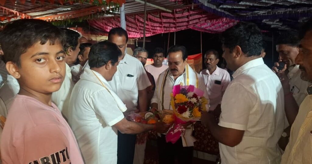 ಮೊಟ್ಟೆತ್ತಡ್ಕದಲ್ಲಿ ಶ್ರೀ ರಕ್ತೇಶ್ವರಿ–ಚಾಮುಂಡೇಶ್ವರಿ ಶಿಲಾಮಯ ದೇವಾಲಯ ಗರ್ಭಗುಡಿ ಶಿಲಾನ್ಯಾಸ; ಶಾಸಕ ಅಶೋಕ್ ಕುಮಾರ್ ರೈ ಭಾಗಿ