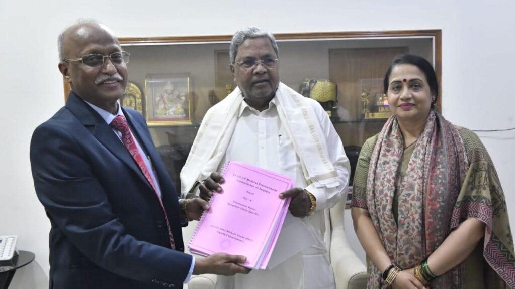 ಕೋವಿಡ್ ಅಕ್ರಮ: ಸಿಎಂ ಸಿದ್ದರಾಮಯ್ಯಗೆ ಜಾನ್ ಮೈಕೆಲ್ ಕುನ್ಹಾ ಆಯೋಗದ ವರದಿ ಸಲ್ಲಿಕೆ