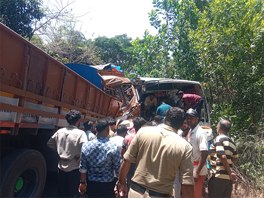 ​ಮಂಗಳೂರು: ಬಸ್ ಮತ್ತು ಲಾರಿ ನಡುವೆ ಭೀಕರ ಡಿಕ್ಕಿ; ಹಲವು ಮಂದಿಗೆ ಗಾಯ!